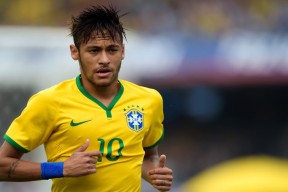 开云中国官网-澳大利亚男子4×200米自由泳接力赛场表现亮眼，女子4x200米自由泳澳大利亚队