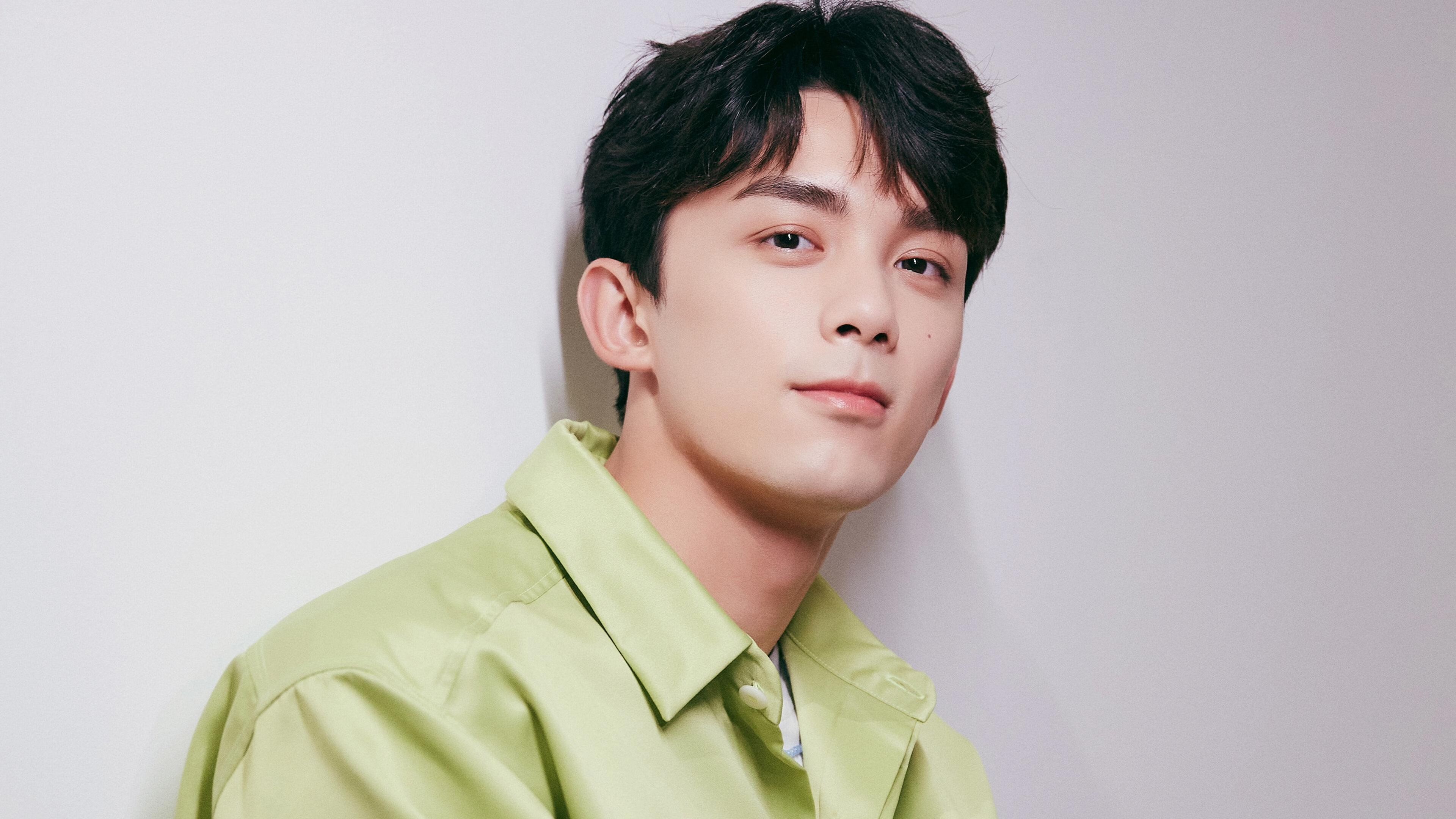 墨西哥队员滑雪鞋踢足球?新战术引争议,墨西哥选手穿李宁